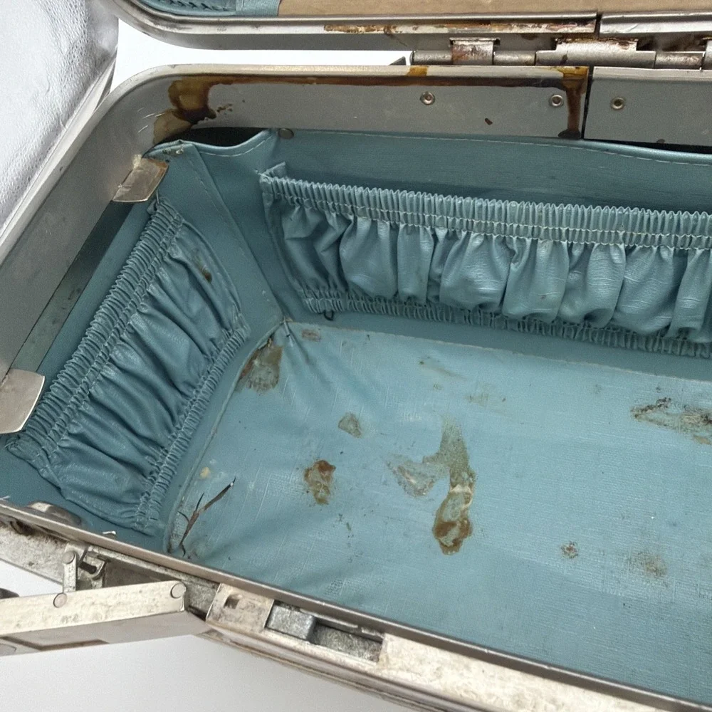 Samsonite 1970s True Vintage Blue  Vanity Case Mirror Locking No  tray